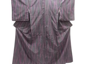 アンティーク　立涌模様織り出し手織り紬着物